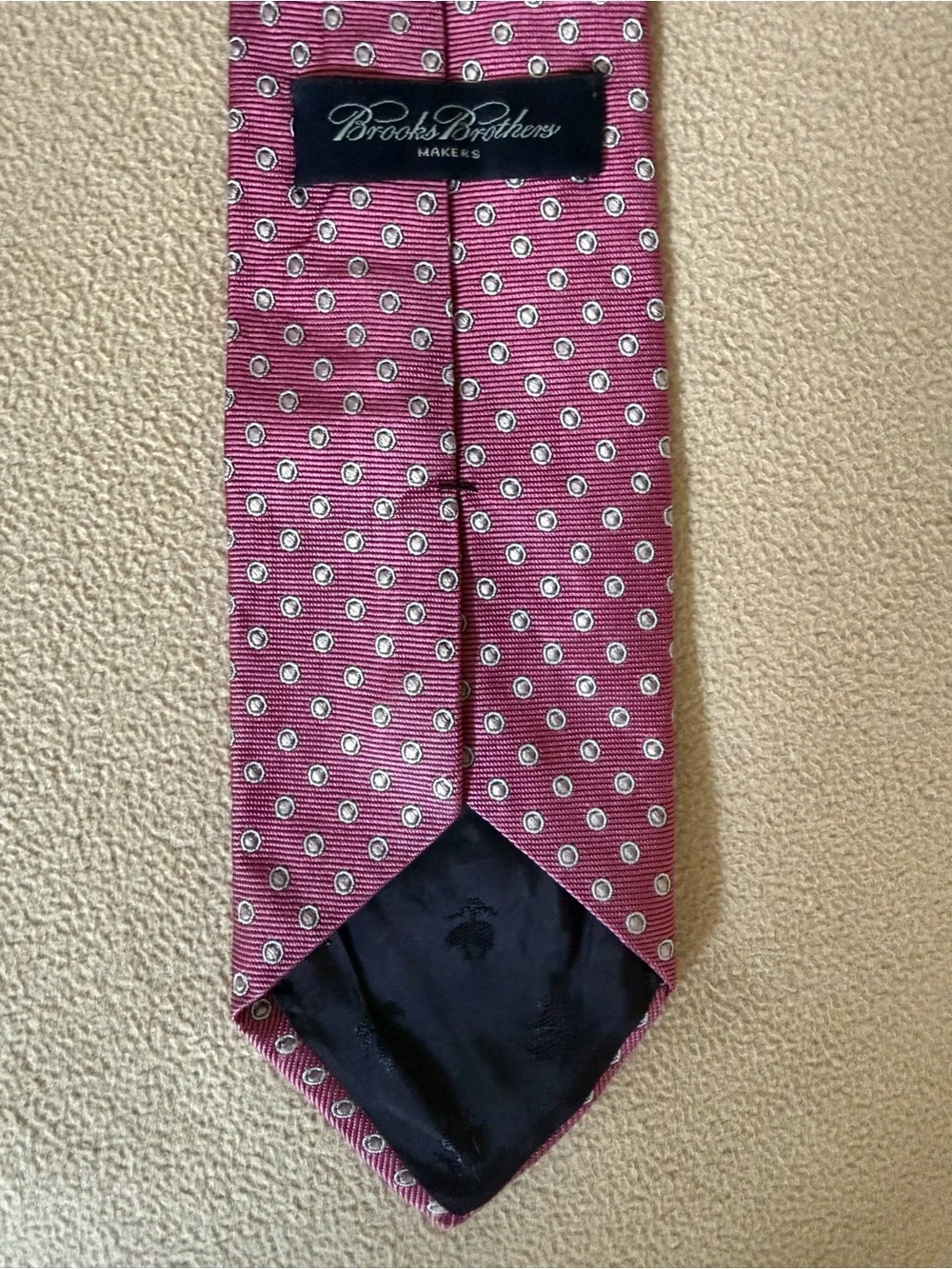 Brooks Brothers Silk Necktie Medallion Circles Pink Burgundy England USA 58 in